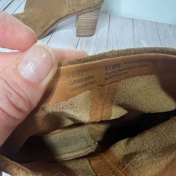 Lucky Brand Jicole Brown Suede Slip On Heeled Boots New Condition Size 8.5 - Picture 7 of 9